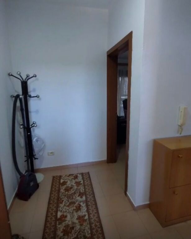Apartament 1+1 me qira tek Medreseja tek Rryga e Dibres
