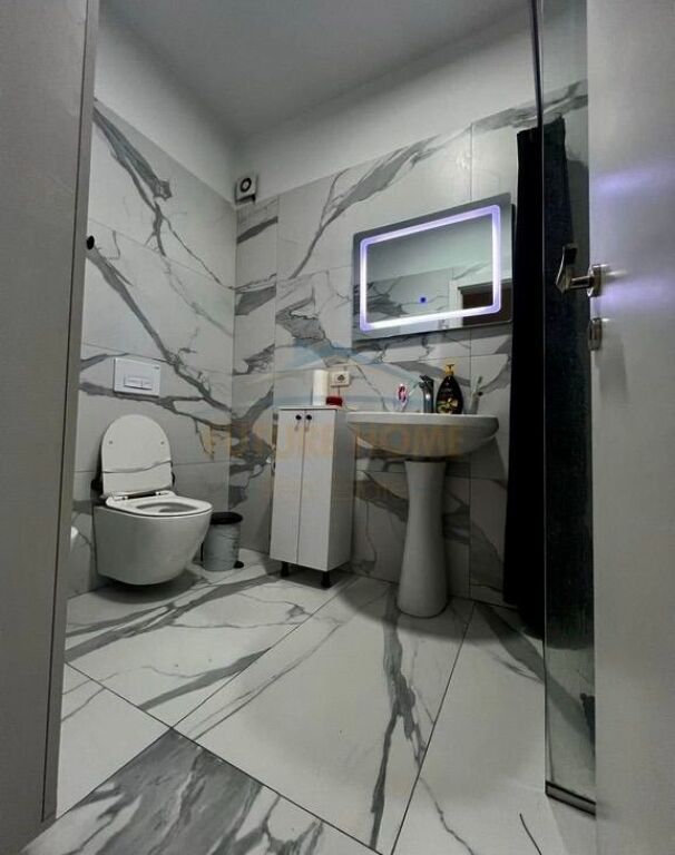Shitet Apartament 2+1 + Post Parkimi | Rruga e Dibrës, Tiranë