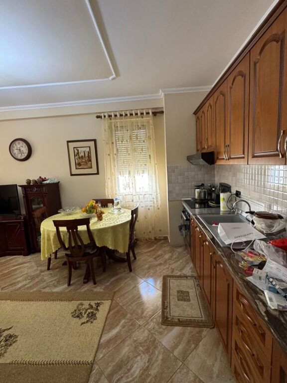APARTAMENT ME QERA 1+1