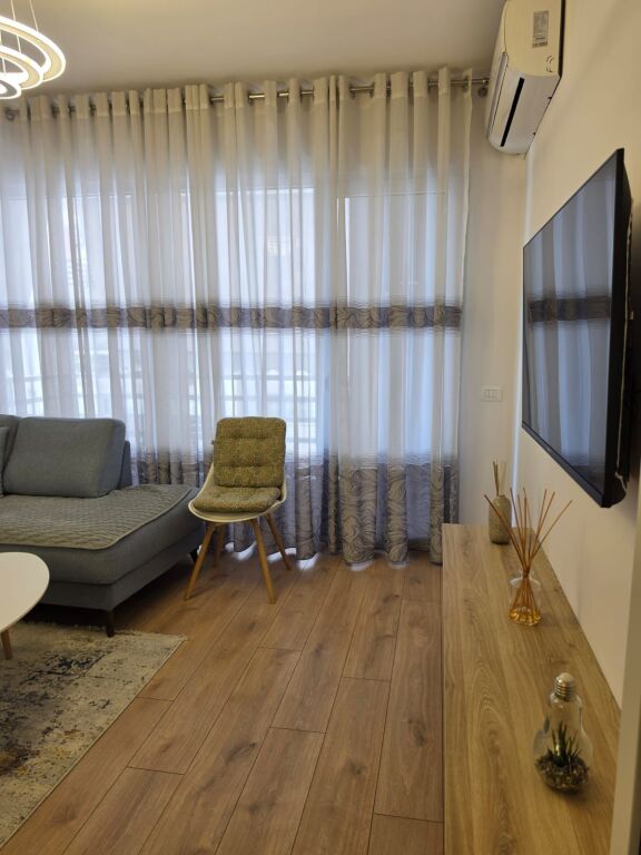 Apartament 1+1 me Qira – (Pranë Globit)