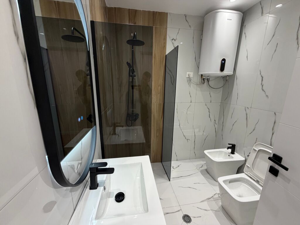 Affittasi super appartamento 2+1+2, Tirana, Yzberisht, Nuovo edificio mai abitato prima

