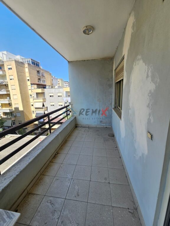 SHITET APARTAMENT 3+1+2  NE PLAZHIN ILIRIA, DURRËS