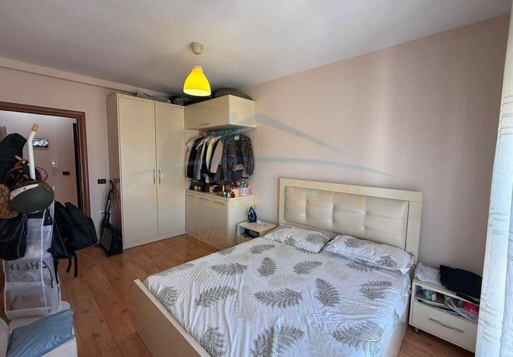 Shitet Apartament 1+1 me Post Parkimi në Unazën e Re, Rruga Luigj Benusi, Tiranë