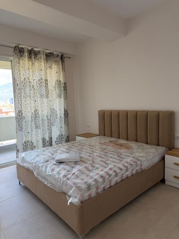 Jepet me Qira Apartament 1+1 tek Golden Park