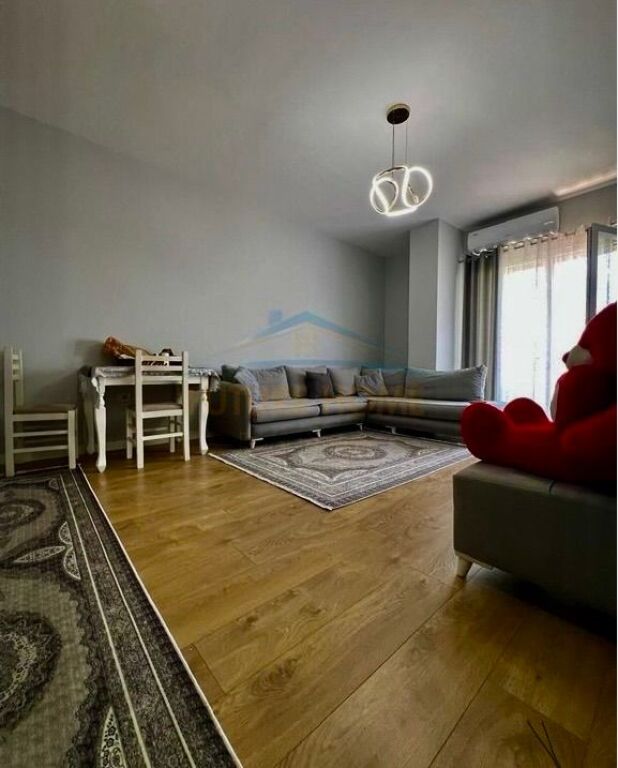 Shitet Apartament 2+1 + Post Parkimi | Rruga e Dibrës, Tiranë