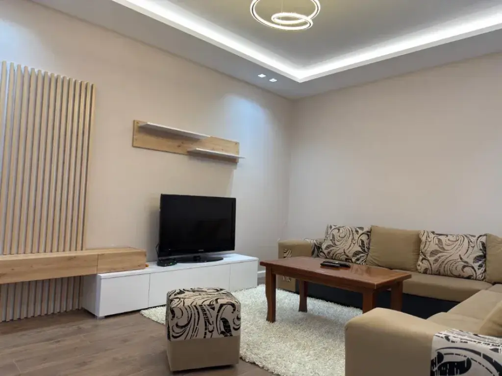 Qera | Shtëpi private 1 + 1 | Shkoze | 300 €/muaj