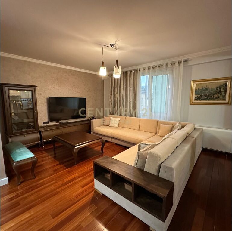 Apartament 3+1 per qira tek Rruga Sami Frasheri