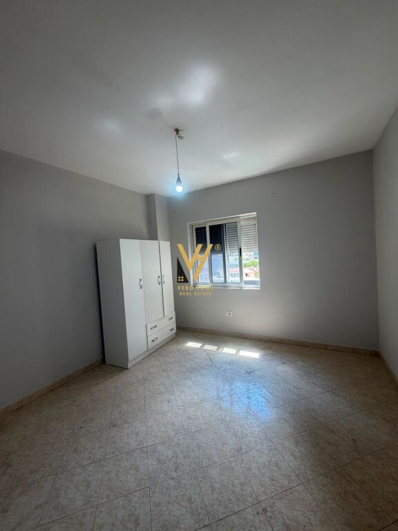 BUSINESS PREMISES FOR RENT 136 M2 AT 21 DHJETORI 700 EURO
