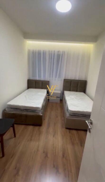 JEPET APARTAMENT 2+1+2+BLK ME QERA TE RR.DRITAN HOXHA 1.000 EURO