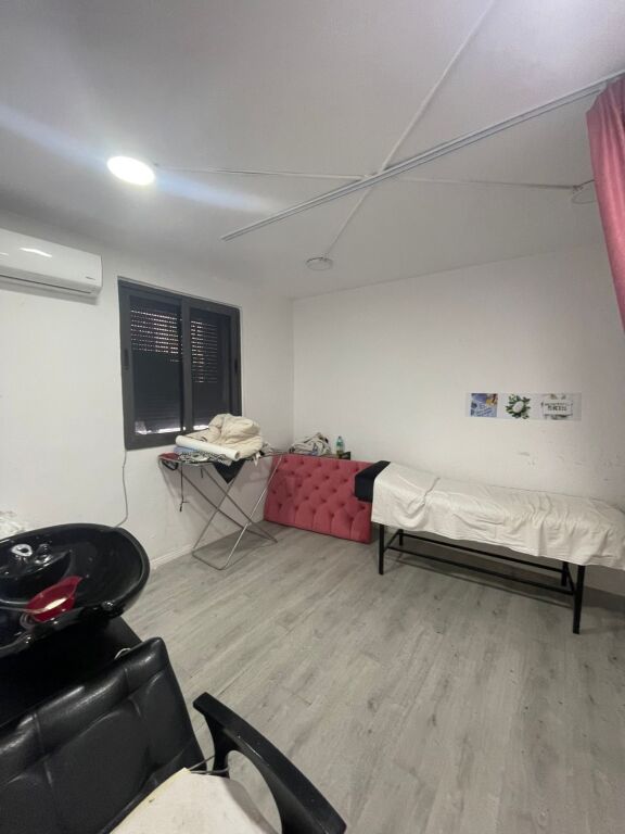 Locale Commerciale in Vendita nella Ex Zona della Polizia, Durazzo!