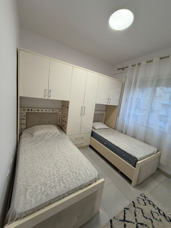 Apartment 2+1 for rent Opposite American 3
