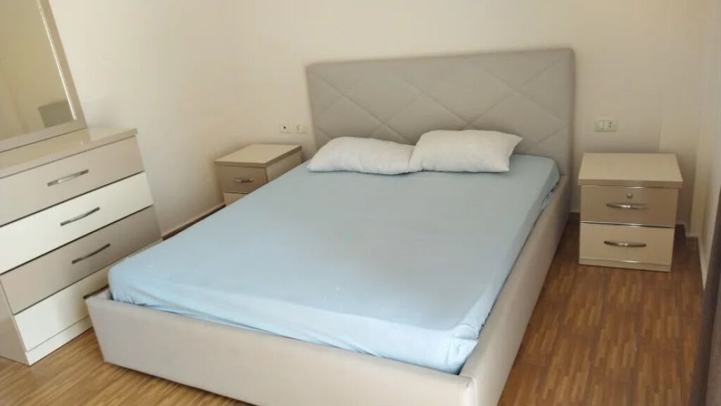 JEPET APARTAMENT ME QERA 1+1, KOMUNA E PARISIT