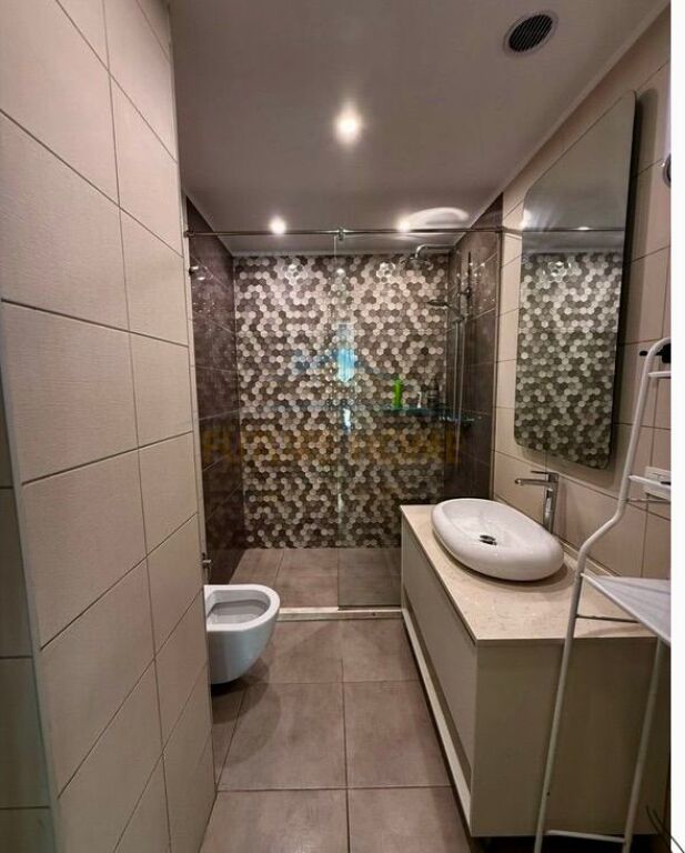 Jepet me Qira Apartament 2+1+2 | Garden Residence Turdiu, Fusha e Aviacionit, Tiranë