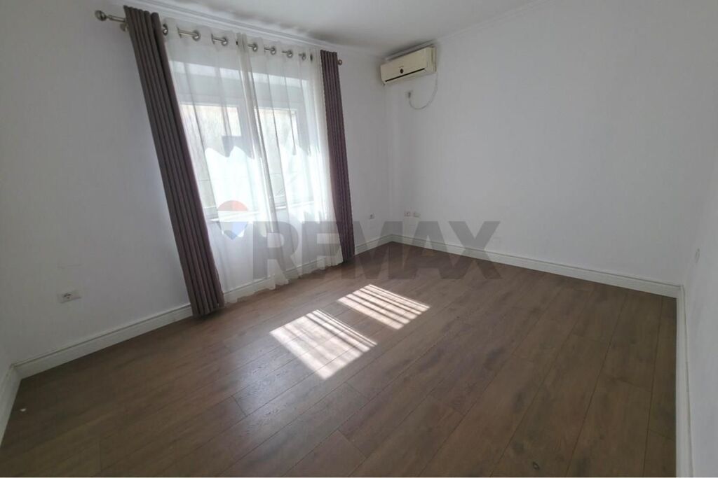 JEPET ZYRE me QIRA NE BLLOK 145 m2