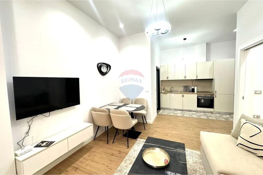 Apartament - Për Shitje - Rruga Ali Demi, Tiranë