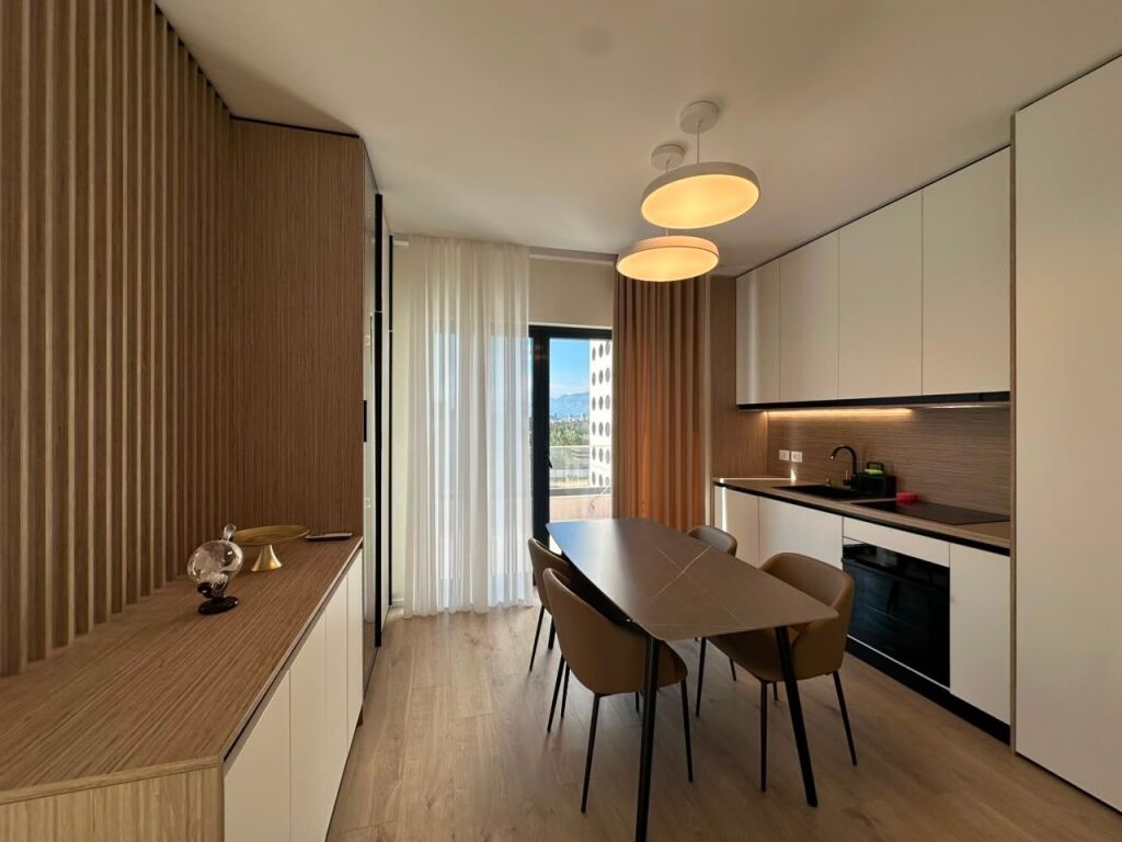 Qira, Apartament 1+1+2Post Parkimi, Luxury , Liqeni Thate, Tiranë 950€