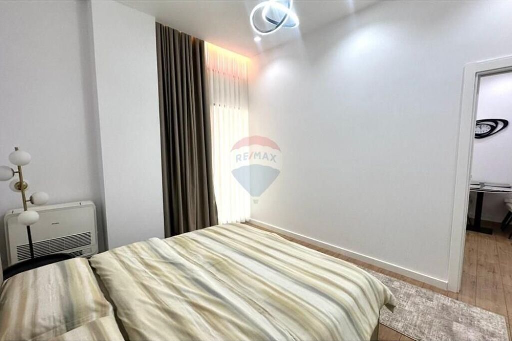 Apartament - Për Shitje - Rruga Ali Demi, Tiranë