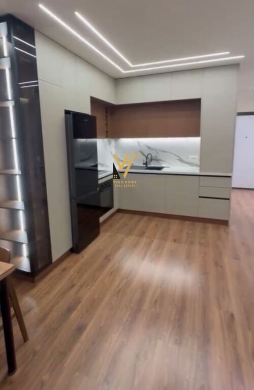 JEPET APARTAMENT 2+1+2+BLK ME QERA TE RR.DRITAN HOXHA 1.000 EURO