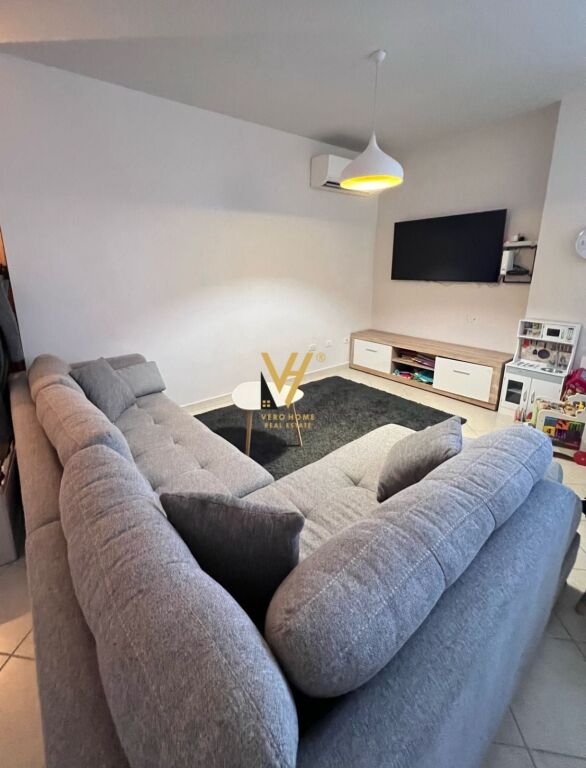 JEPET APARTAMENT 2+1+2+BLK ME QIRA TE RRUGA KOSOVAREVE 90.000 LEKE