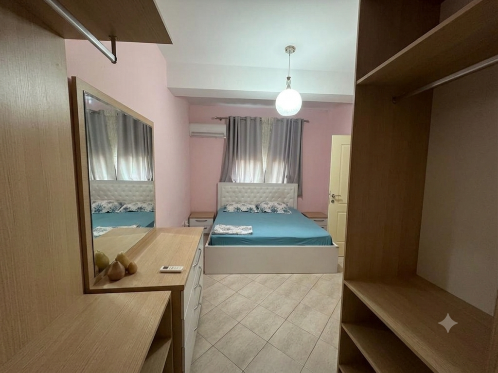 Shitet, Apartament 2+1, Liqeni i Thate, Tirane.