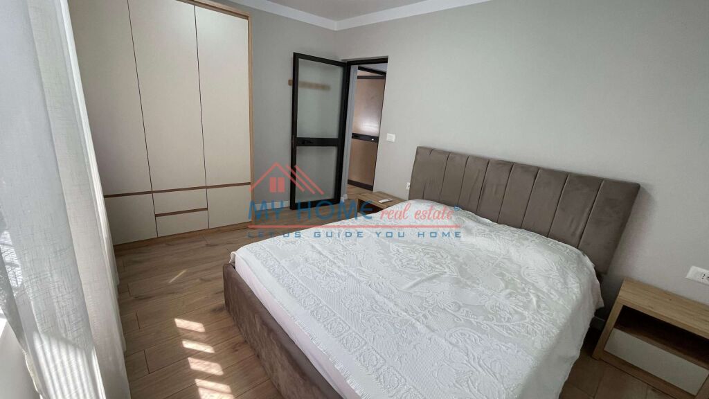 Apartament 1+1 me qira tek Shkolla e Kuqe Tirane