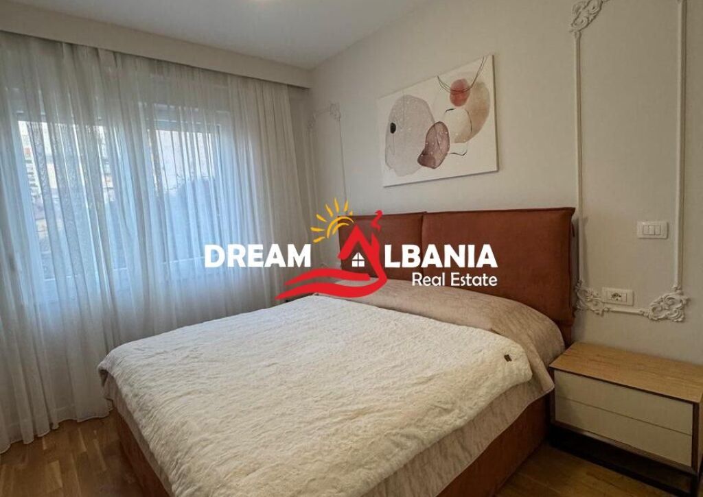 Jepet me qera apartament 1+1+ Post Parkimi tek Rruga e Barrikadave ID (42111628)