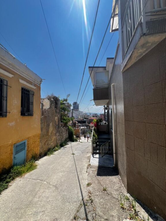 JEPET ME QERA APARTAMENT 2+1 PRANE AMFITEATRIT, DURRES