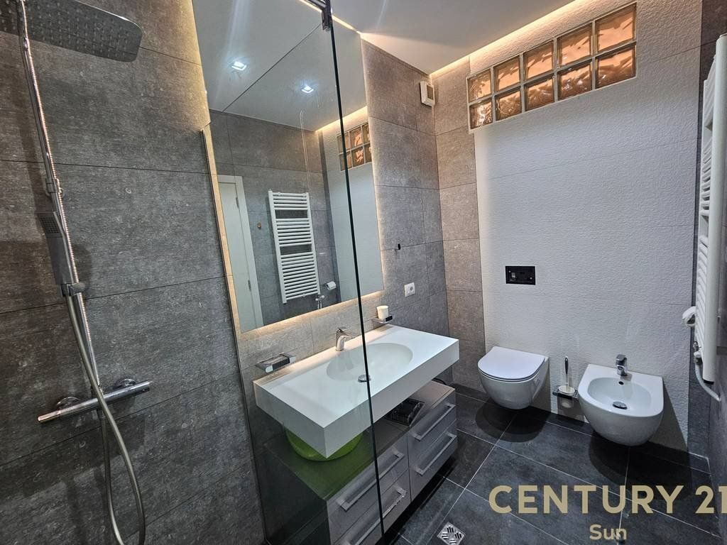PREMIUM APARTAMENT 3+1+PARKIM PRANE KOPSHTIT BOTANIK
