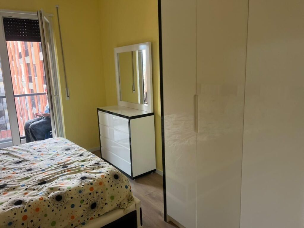 🏢Kamez,Rruga Osbe jepet me qera apartament 1+1,i mobiluar.37,000Leke