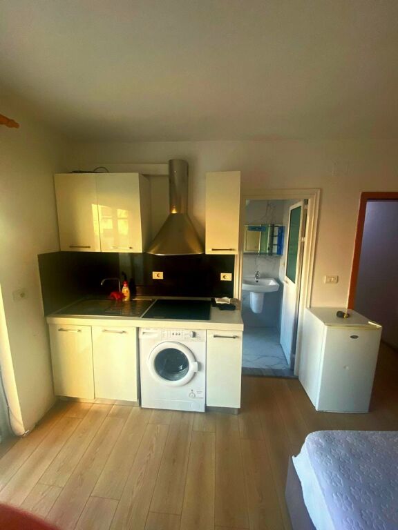 GARSONIERE ME QERA 40M2 21 DHJETORI 44.000 LEKE FH-82262
