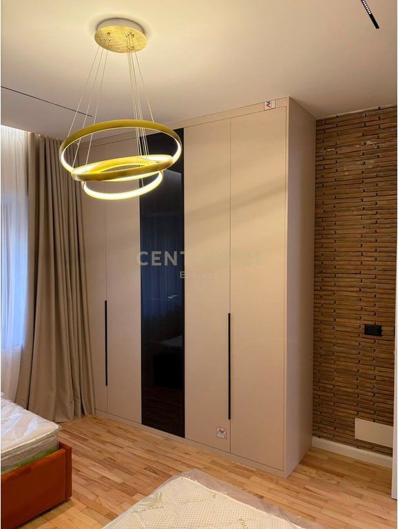 KOPSHTI BOTANIK, APARTAMENT 2+1+2+PARKIM PER QIRA