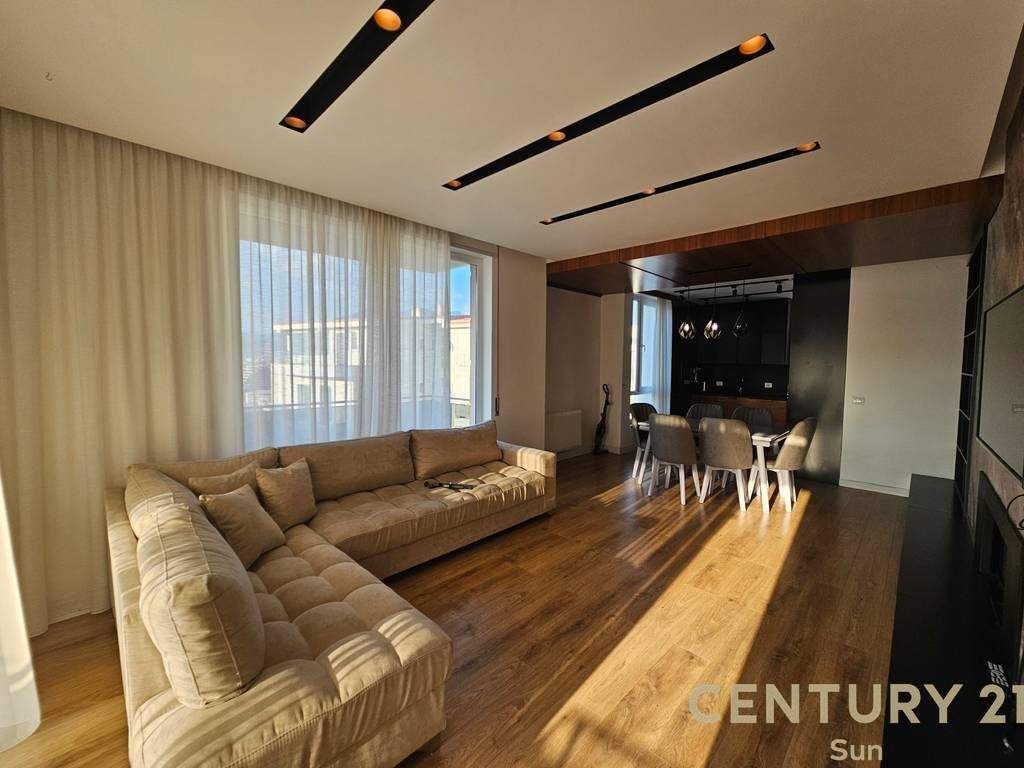 PREMIUM APARTAMENT 3+1+PARKIM PRANE KOPSHTIT BOTANIK