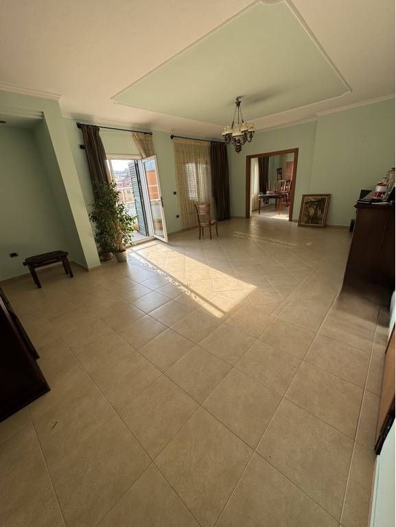 JAPIM ME QIRA APARTAMENT "OPEN SPACE" TEK KOMUNA E PARISIT