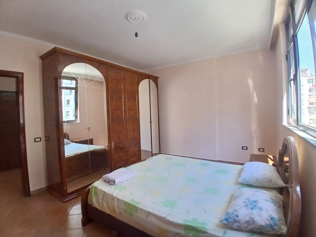 Jepet Me Qera Apartament 2+1+2 Tualete +2 Ballkone