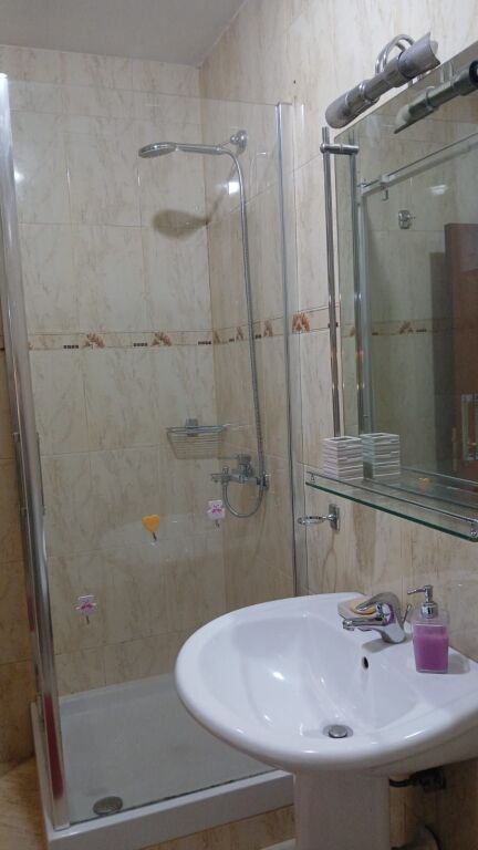 Qera | Apartament 1 + 1 | Rruga Myslym Shyri | 600 €/muaj