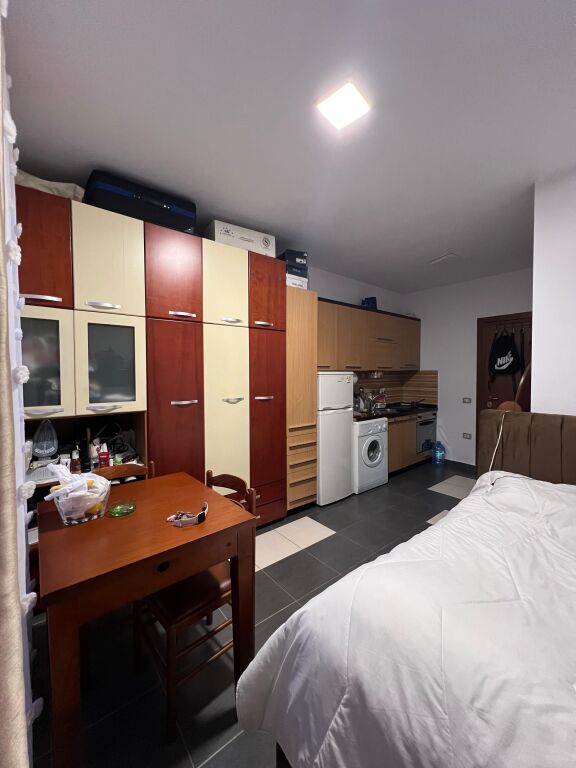 Kodra e diellit vendesi Studio arredato in vendita
