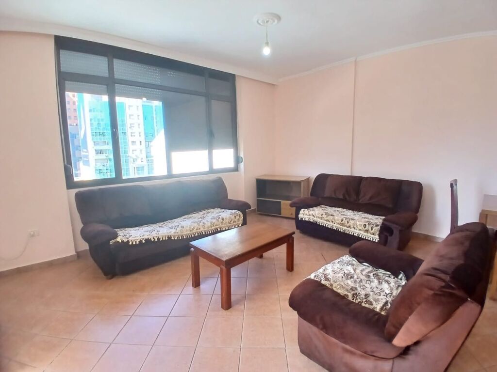 Jepet Me Qera Apartament 2+1+2 Tualete +2 Ballkone