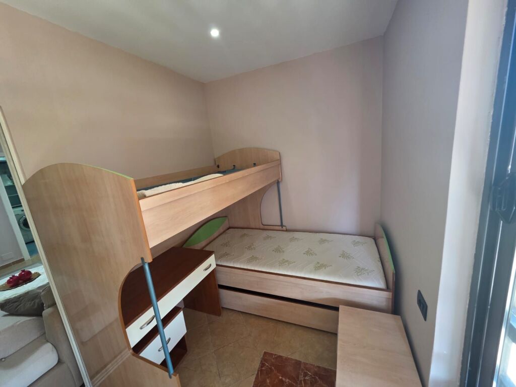 📍5 Maji Jepet Apartament 2+1 Me Qira