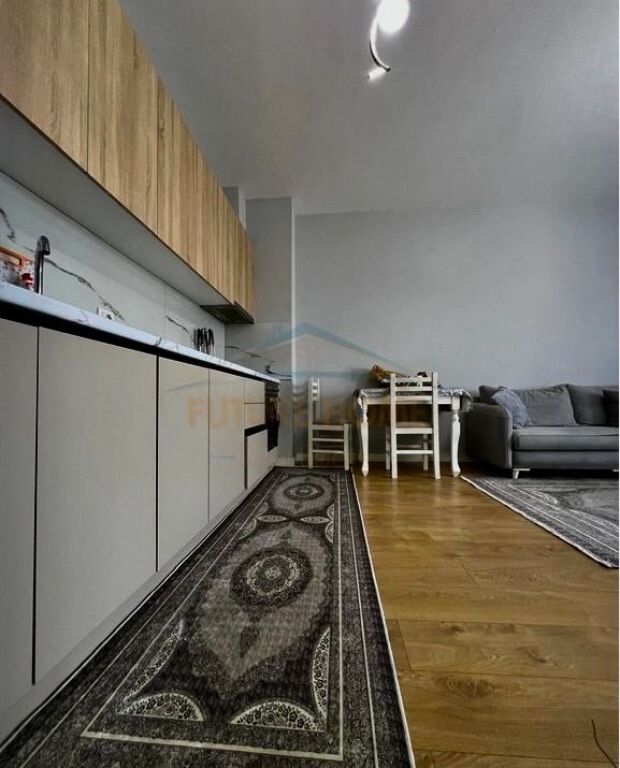 Shitet Apartament 2+1 + Post Parkimi | Rruga e Dibrës, Tiranë