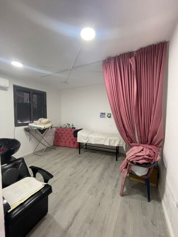 Locale Commerciale in Vendita nella Ex Zona della Polizia, Durazzo!