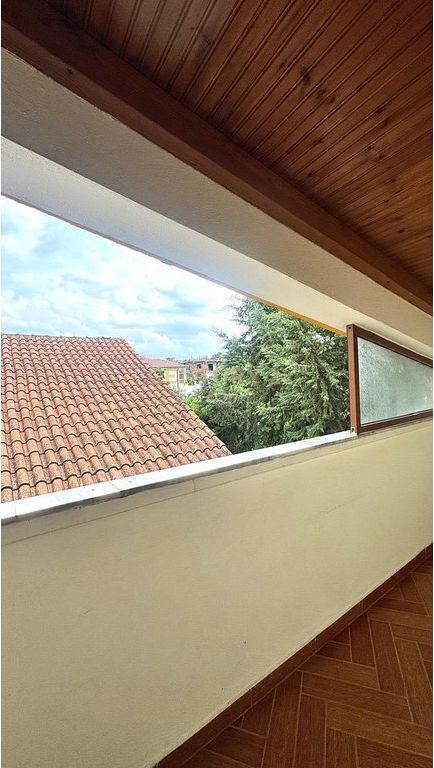 Jepet me qira apartament 3+1+2 tualete tek Vilat Gjermane!