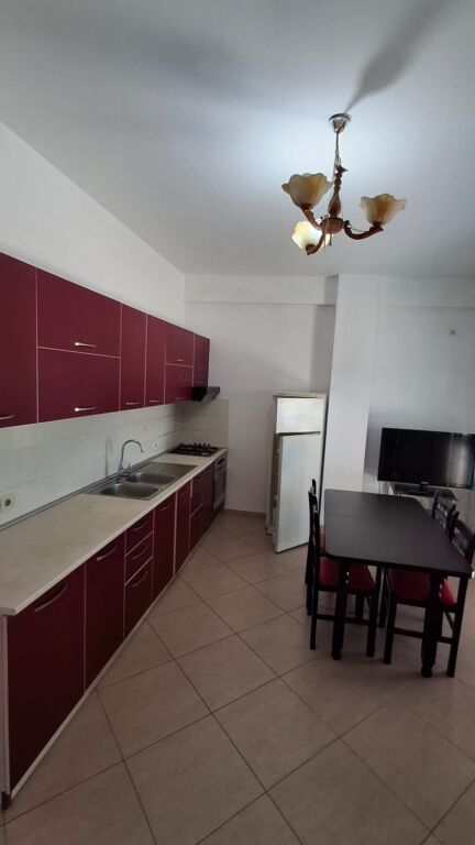 **Apartament me Qira – Eftali Koçi, Durrës**