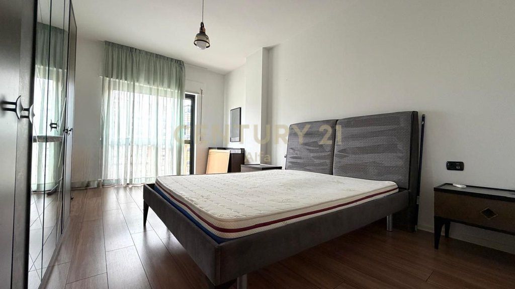 APARTAMENT ME QIRA 1+1 TEK LICEU ARTISTIK ! 800 € /Muaj