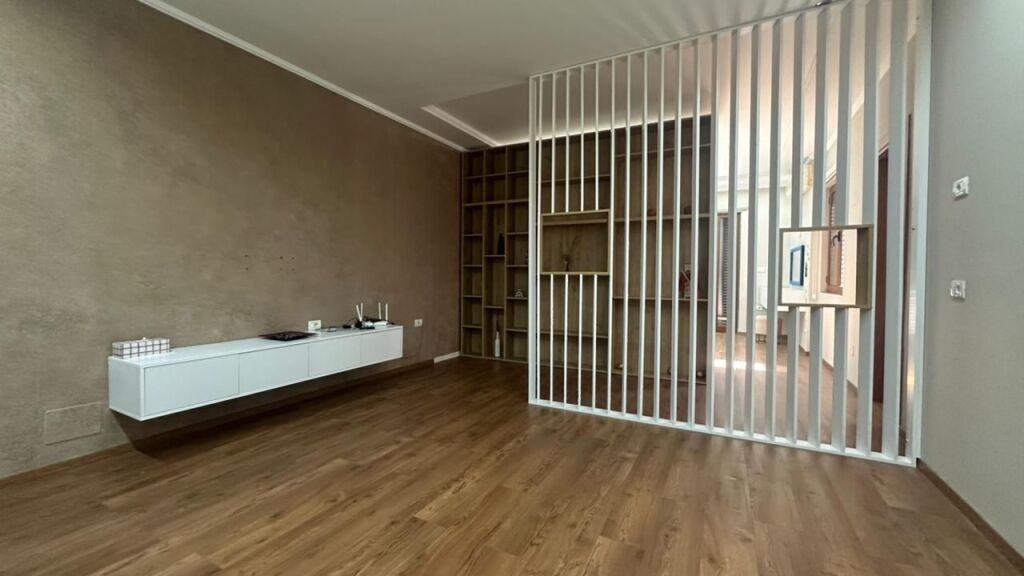 Apartament 3+1 per qira ne Bllok