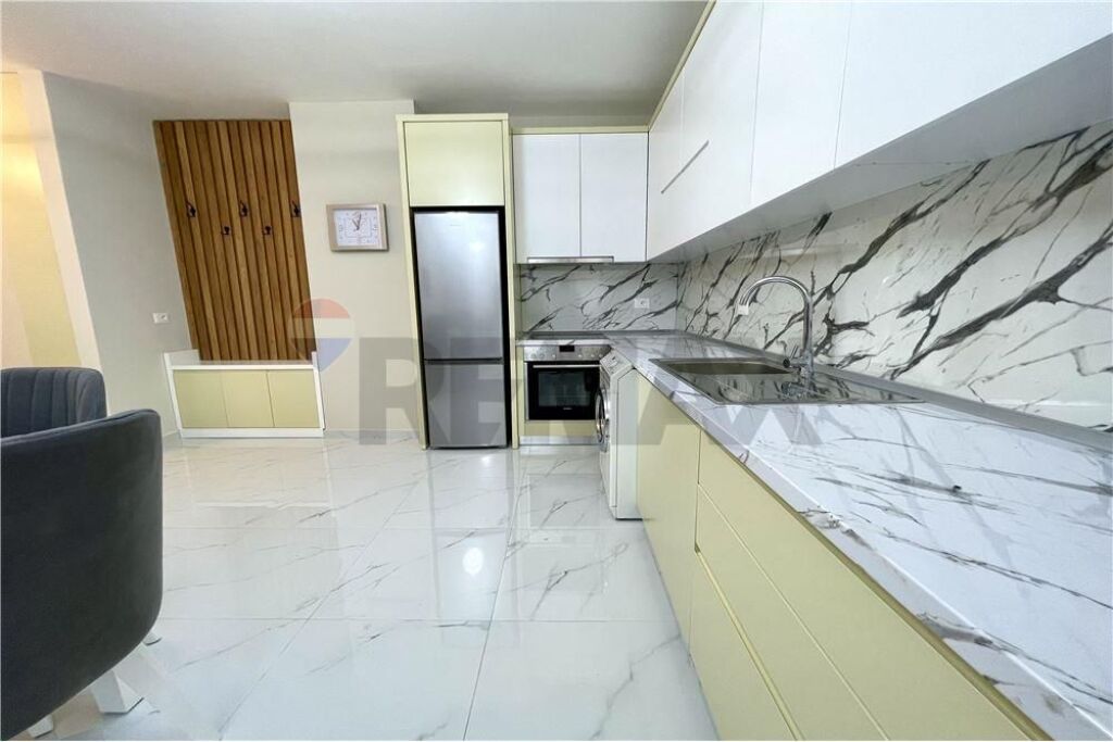 Mine Peza, Qira - Apartament 2+1 + Post Parkimi