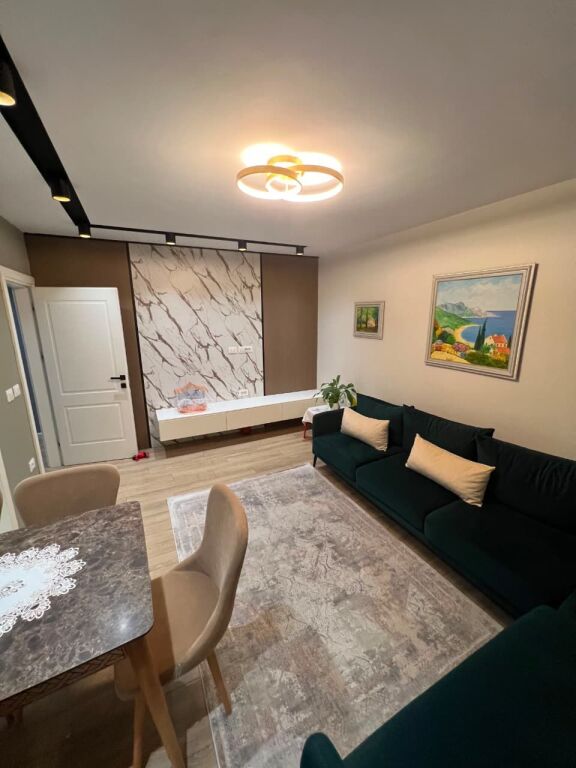 Shitet Apartament 2+1 ne Porcelan
