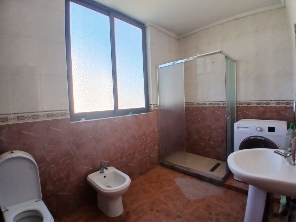 Jepet Me Qera Apartament 2+1+2 Tualete +2 Ballkone