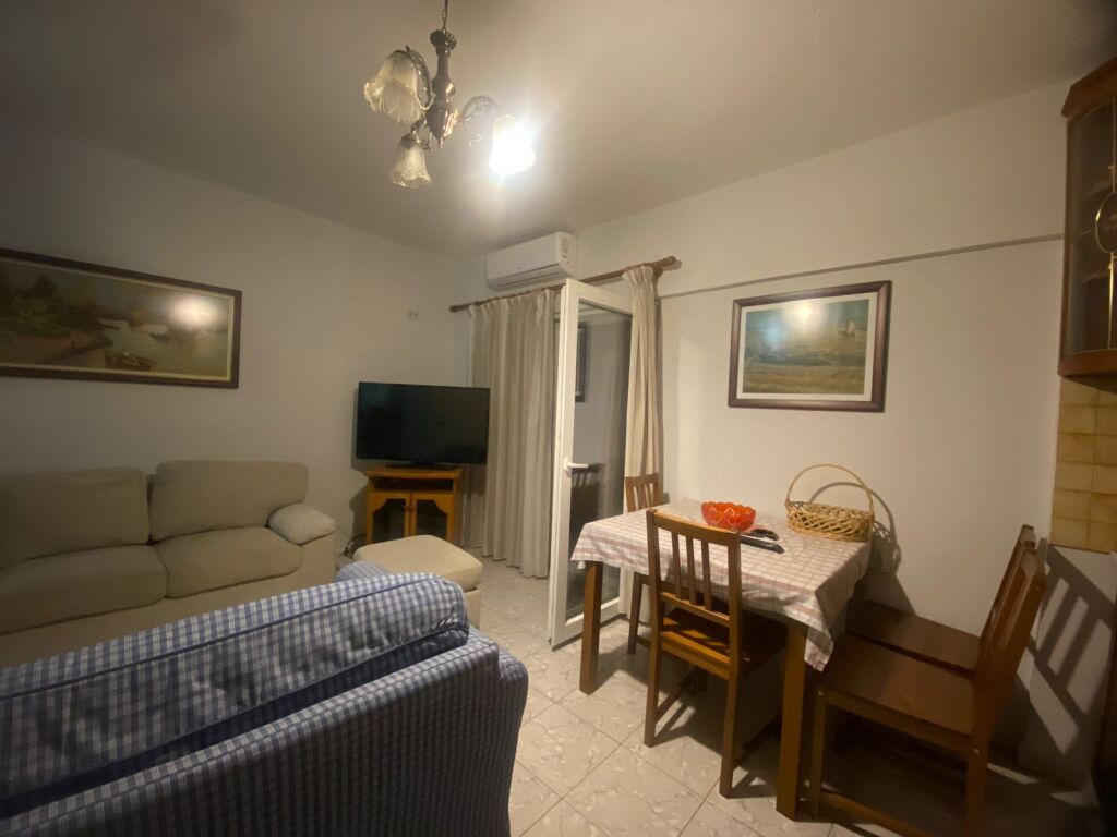 🏢Selvia,prane Spar,jepet me qera, apartament 2+1,i mobiluar 55,000 Leke