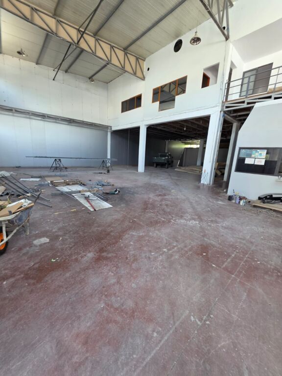 Tirana-Durres Highway, Warehouse 300m2 for rent