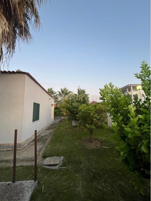 SHTËPI PRIVATE PËR SHITJE NË ZONËN E SHKOZETIT, DURRËS !!!!